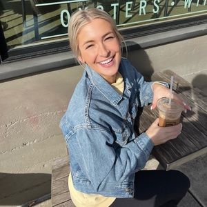 Oversized Levi’s jean jacket